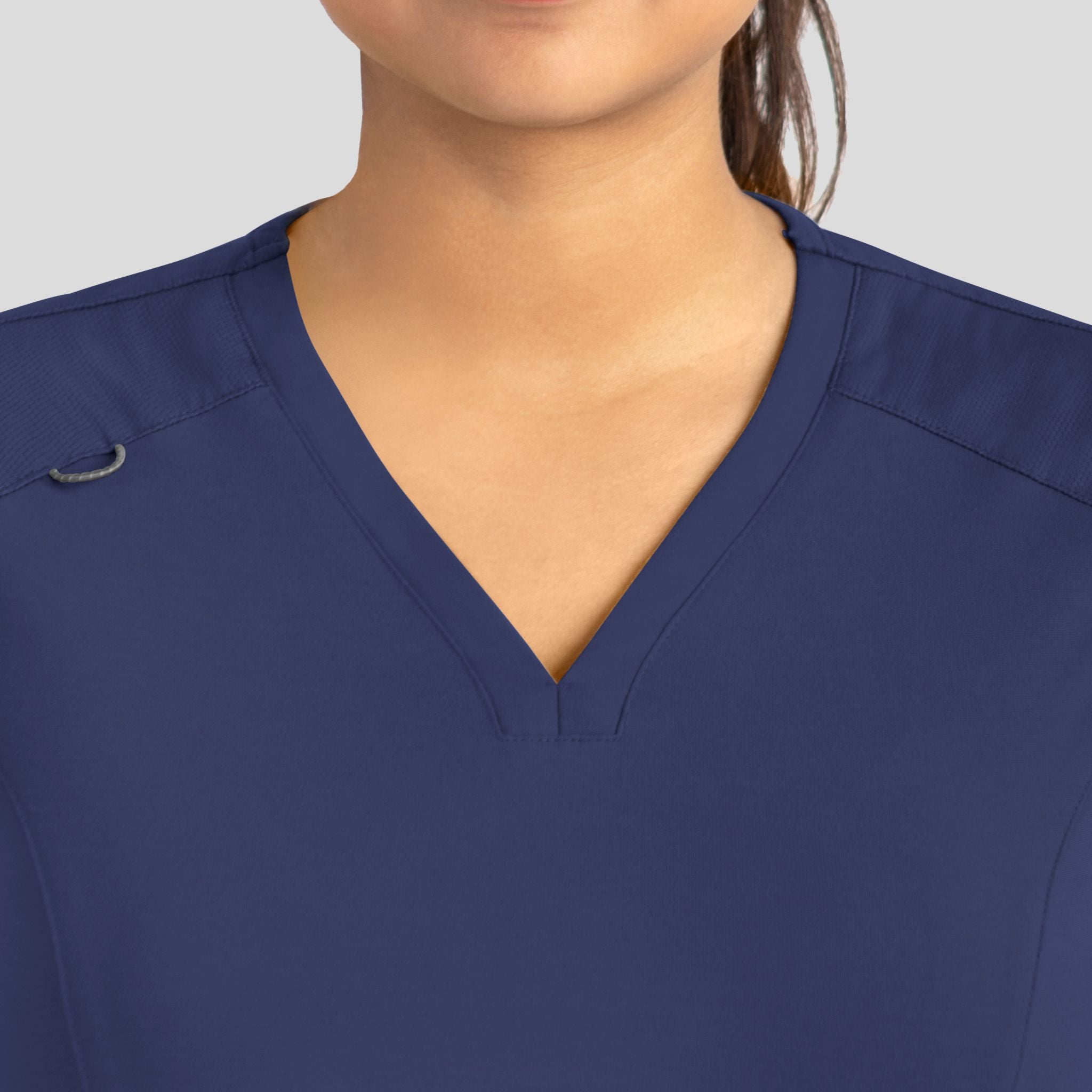 Maevn_Focus_20302_navy_front_detail