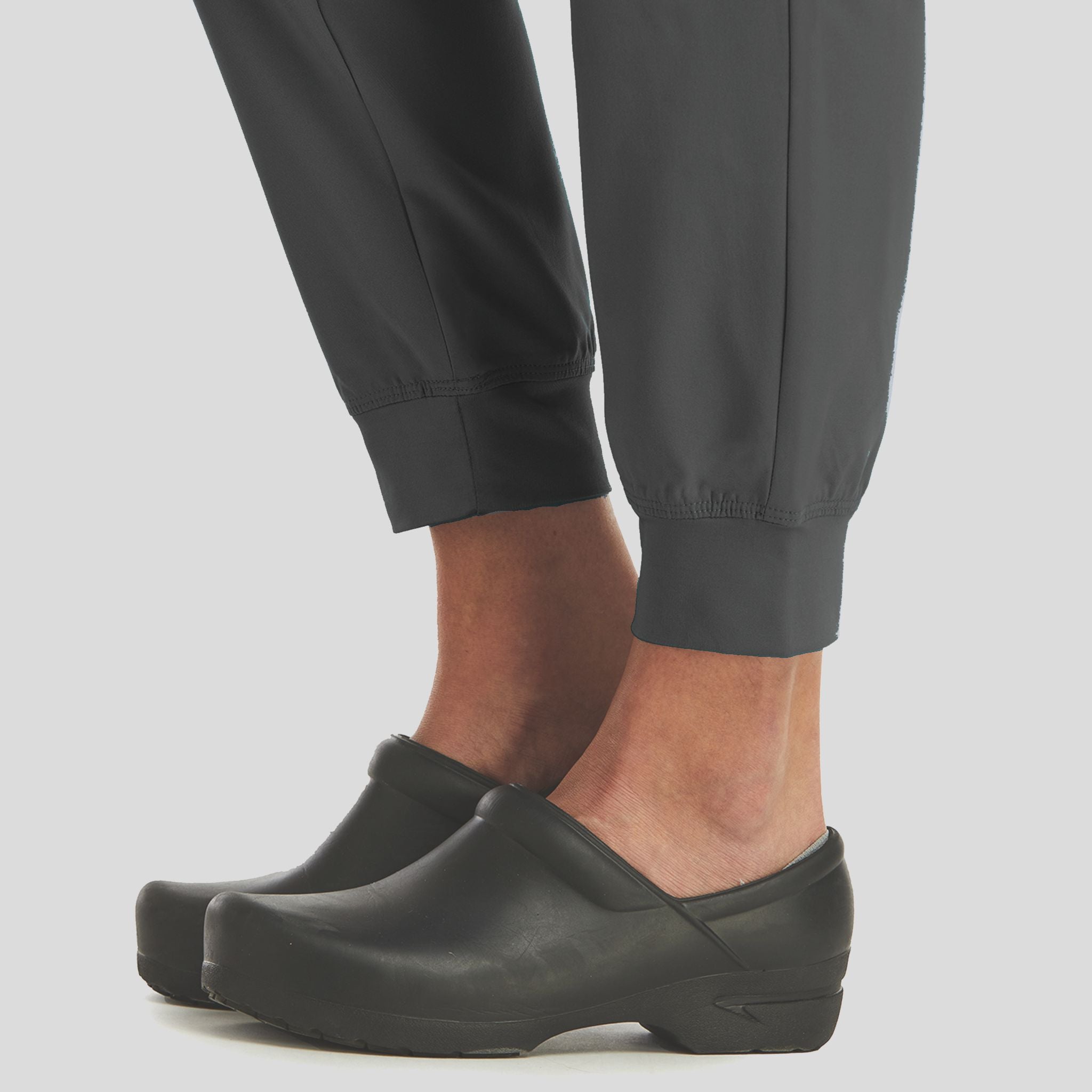 Maevn_Momentum_5092_pewter_detail2