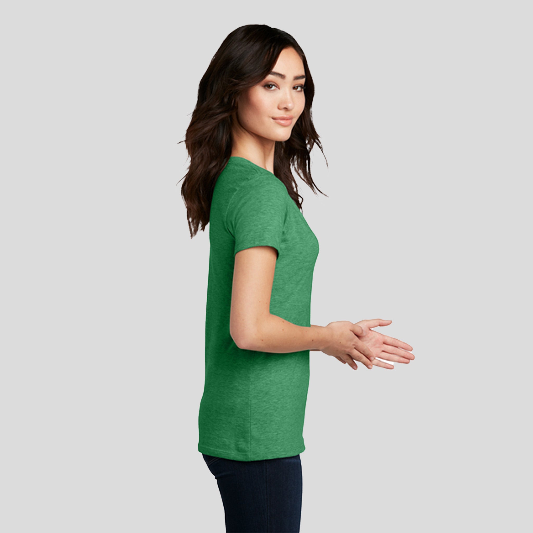 Womenโs Perfect Blendยฎ CVC V-Neck Tee | Heathered Kelly Green