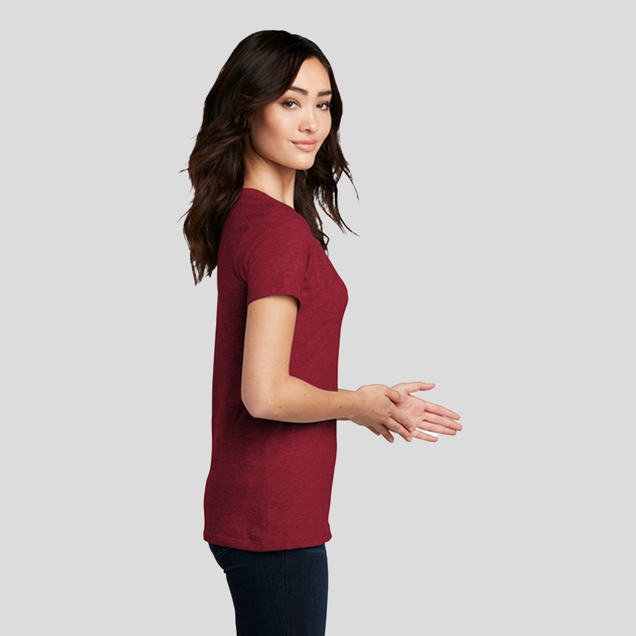 Womenโs Perfect Blendยฎ CVC V-Neck Tee | Red Fleck