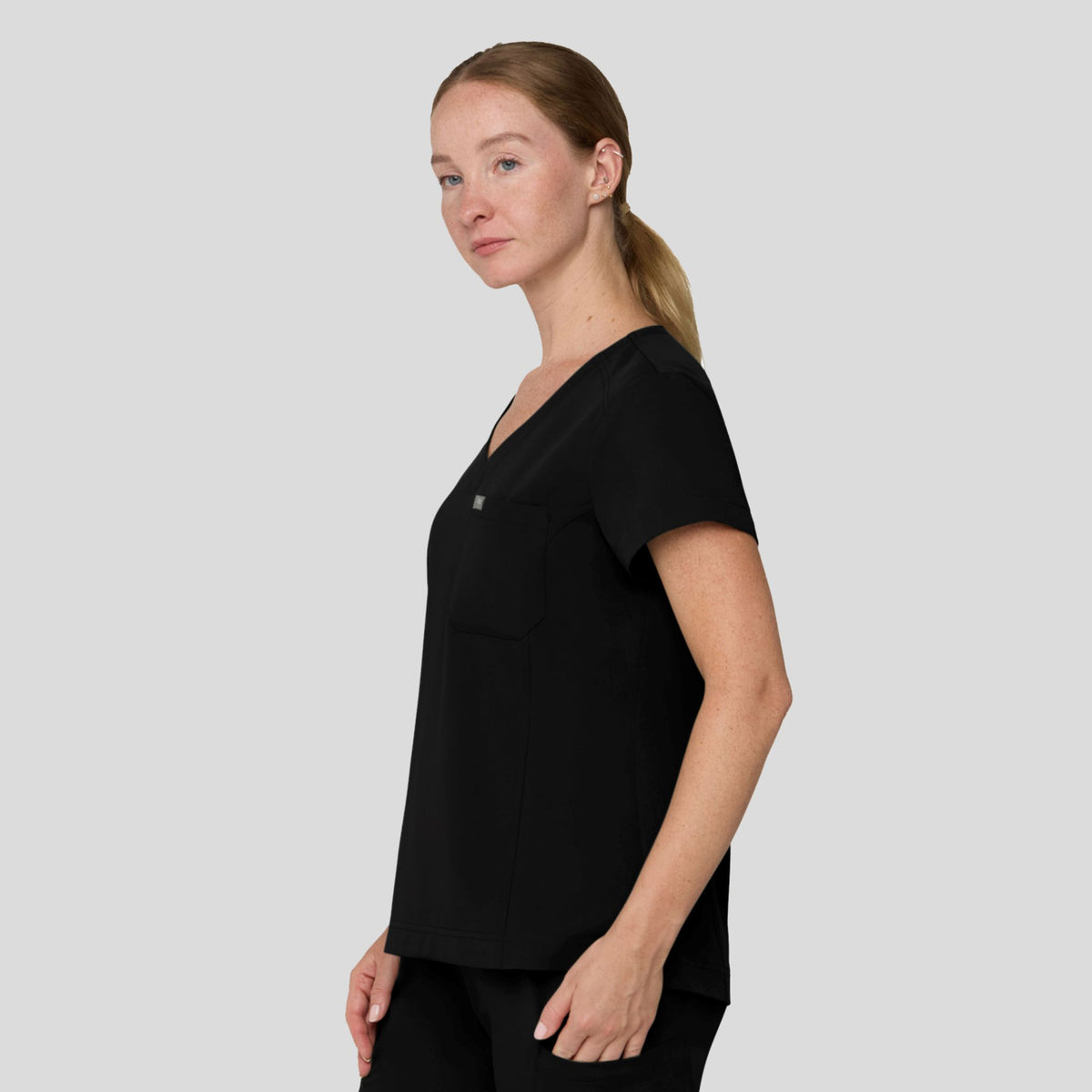 Tempo Women's 1 Pocket Top | Black