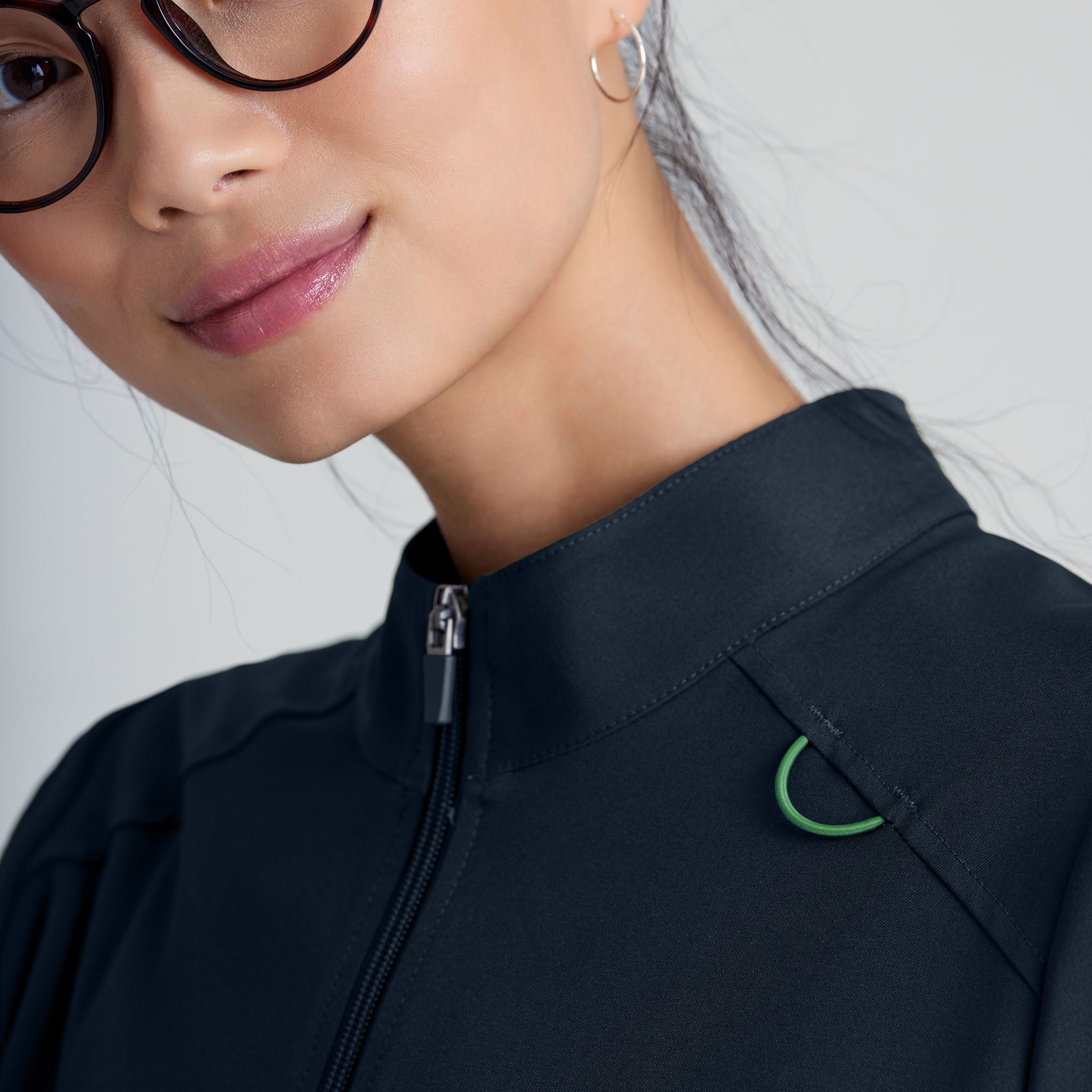 BARCO_GREYSANATOMY_EVOLVE_GSSW886_STEEL_DETAIL