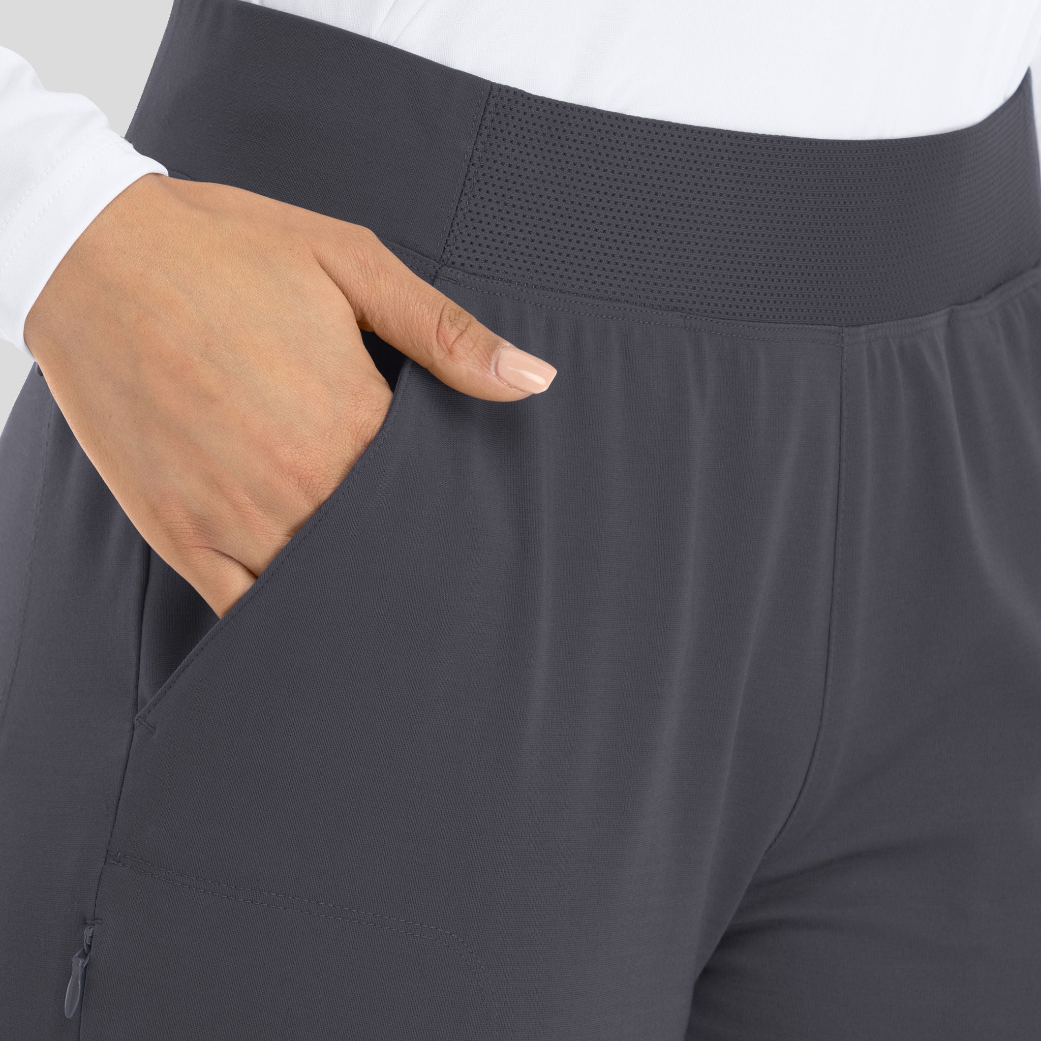 Maevn_Focus_60302_pewter_pocket