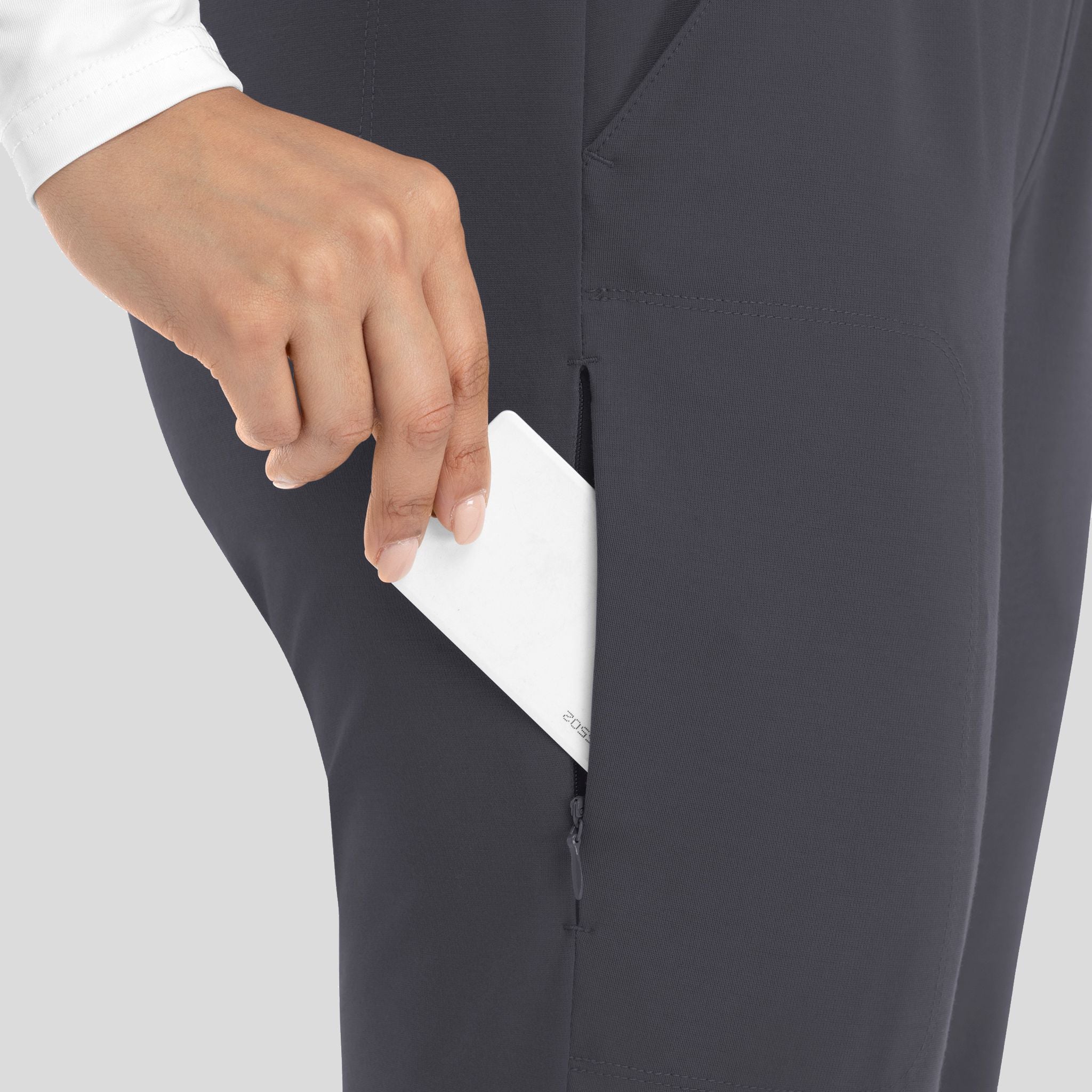 Maevn_Focus_60302_pewter_right